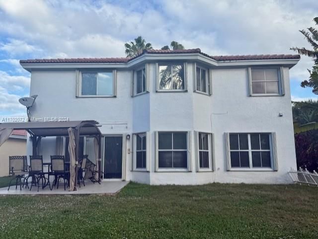 For Rent: $4,900 (4 beds, 3 baths, 2394 Square Feet)