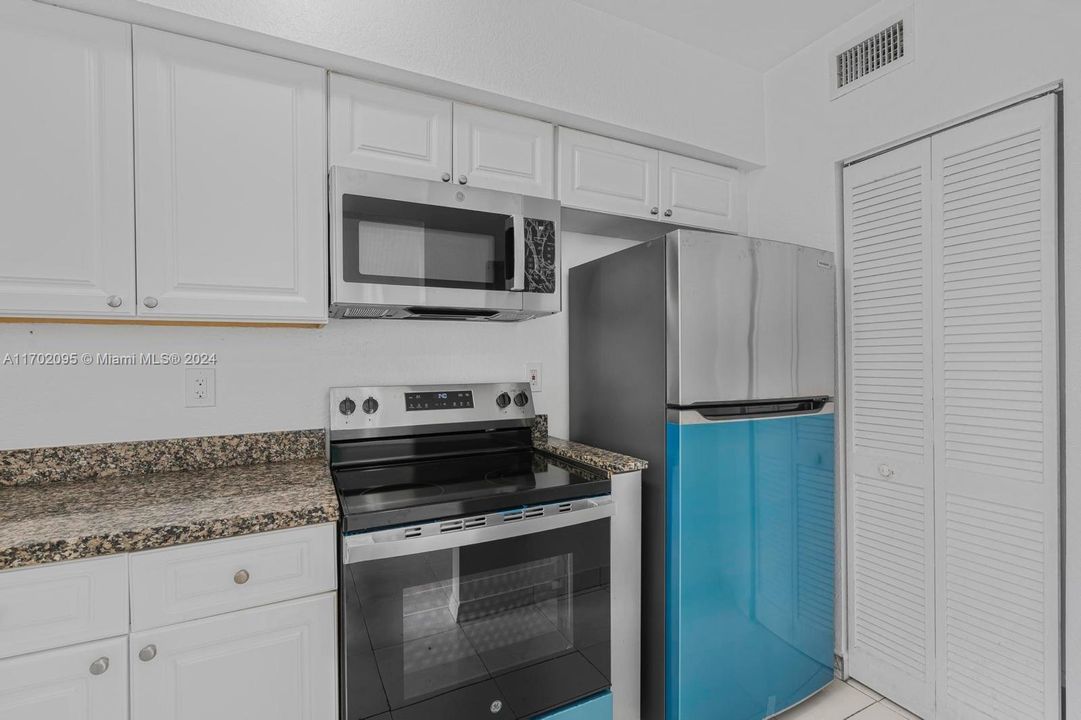 Kitchen (New Stainless-Steel Appliances).