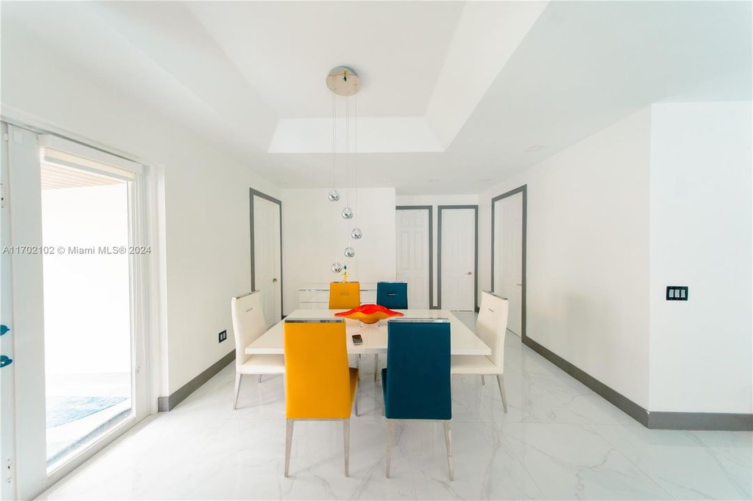 Недавно арендовано: $6,000 (4 спален, 2 ванн, 2027 Квадратных фут)