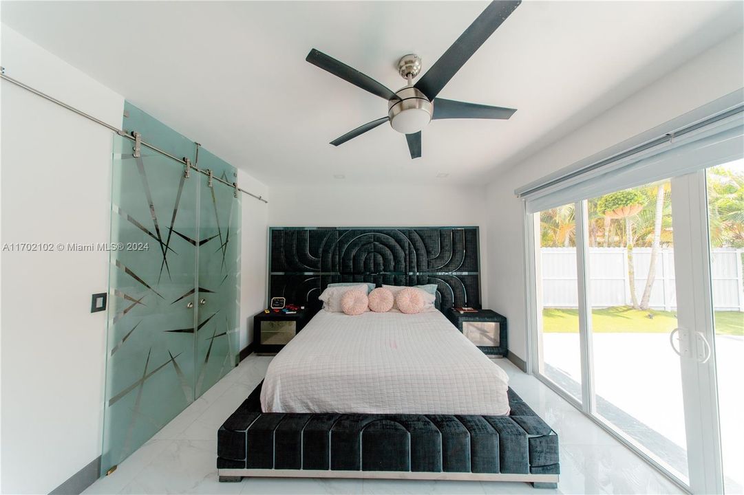 Недавно арендовано: $6,000 (4 спален, 2 ванн, 2027 Квадратных фут)