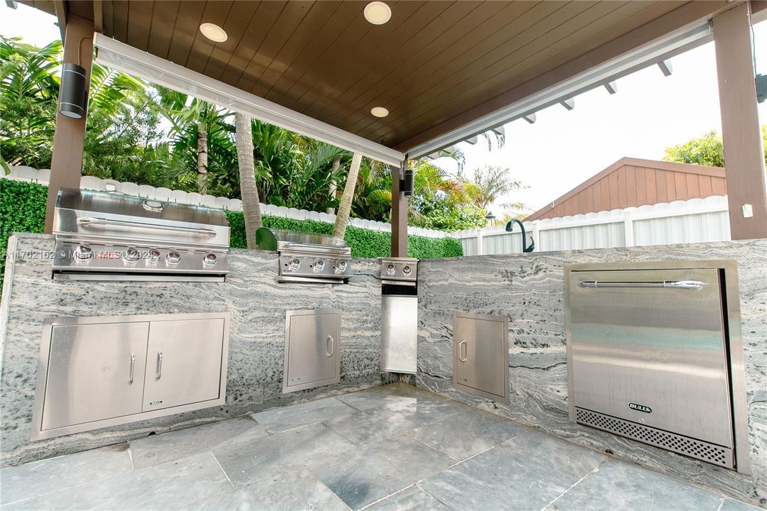 Недавно арендовано: $6,000 (4 спален, 2 ванн, 2027 Квадратных фут)