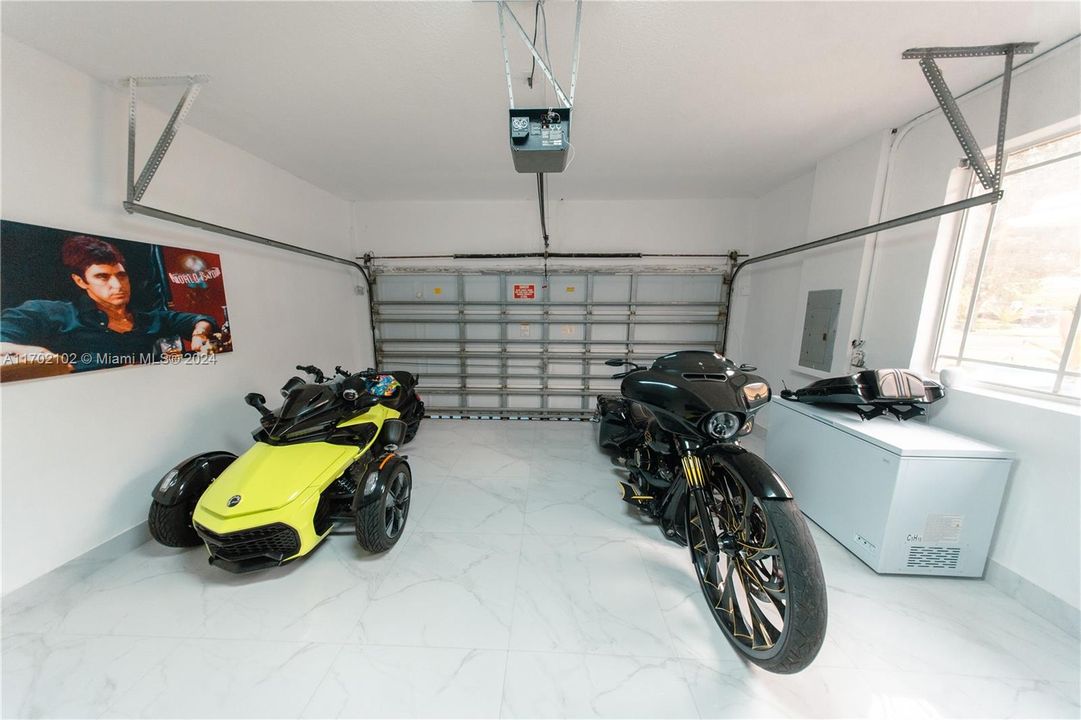 Недавно арендовано: $6,000 (4 спален, 2 ванн, 2027 Квадратных фут)