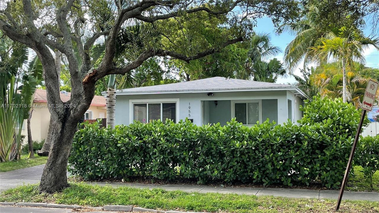 For Sale: $620,000 (3 beds, 2 baths, 1263 Square Feet)