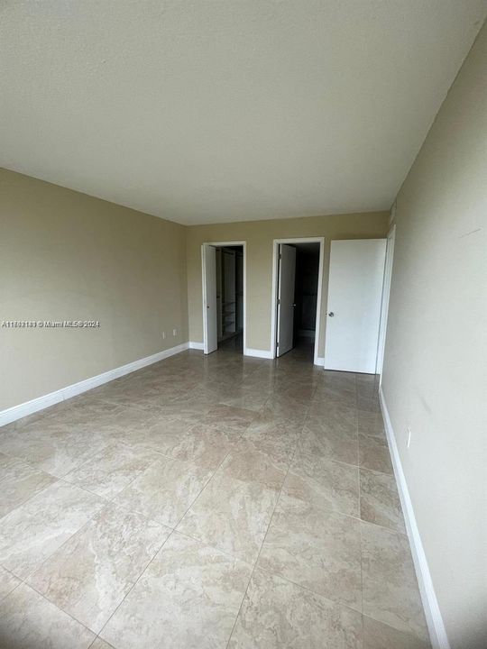 For Rent: $2,300 (2 beds, 2 baths, 1222 Square Feet)