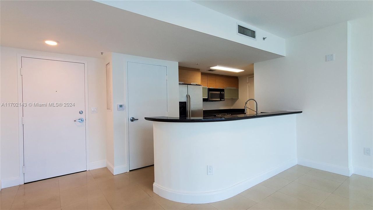 For Sale: $535,000 (2 beds, 2 baths, 1274 Square Feet)