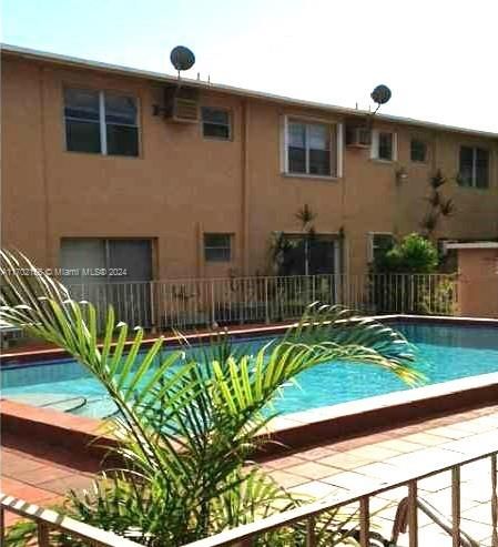 Active With Contract: $159,900 (0 beds, 1 baths, 376 Square Feet)