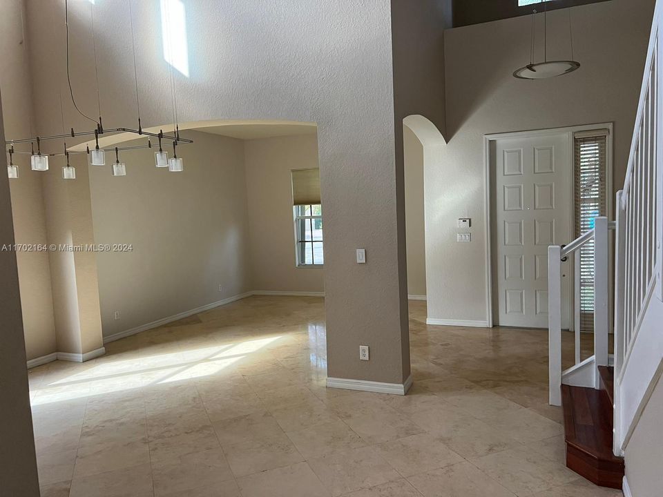 For Sale: $1,300,000 (5 beds, 4 baths, 3041 Square Feet)