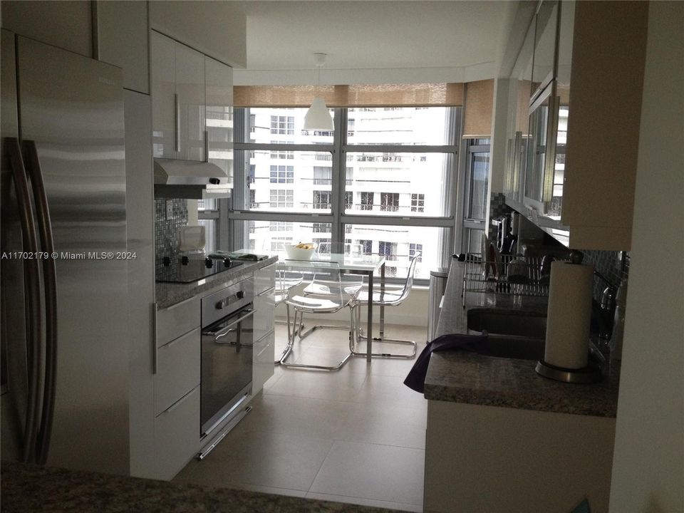 For Rent: $4,500 (2 beds, 2 baths, 1447 Square Feet)