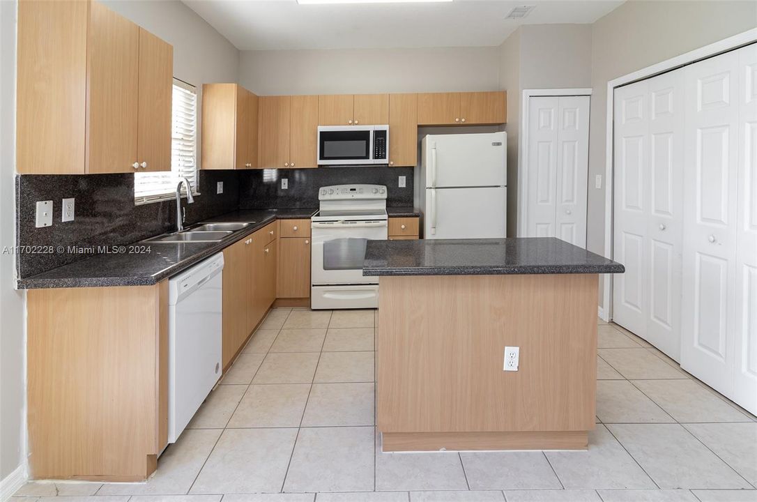 For Sale: $329,700 (3 beds, 2 baths, 1509 Square Feet)