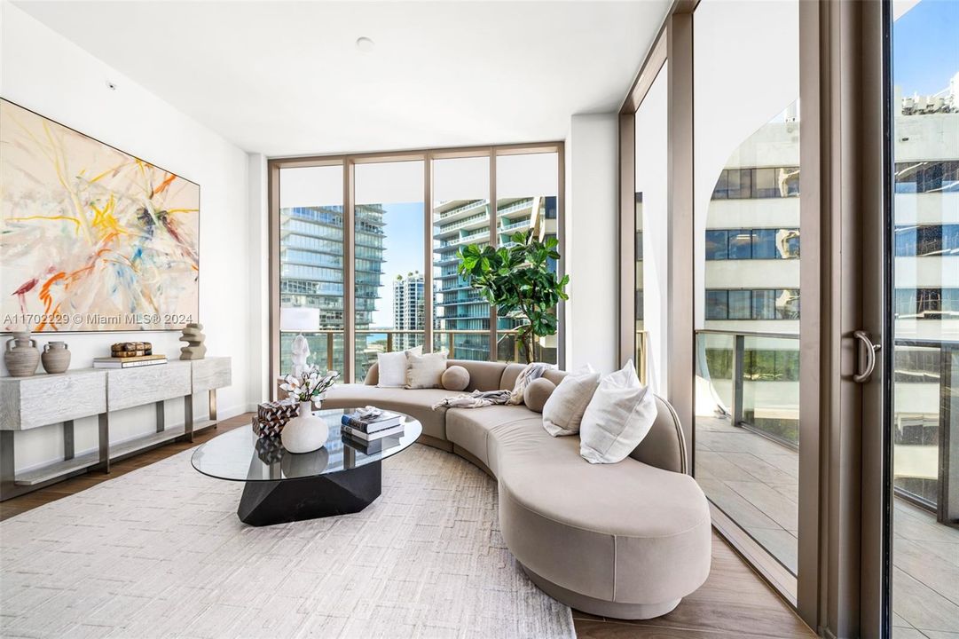 For Sale: $2,050,000 (2 beds, 2 baths, 1005 Square Feet)