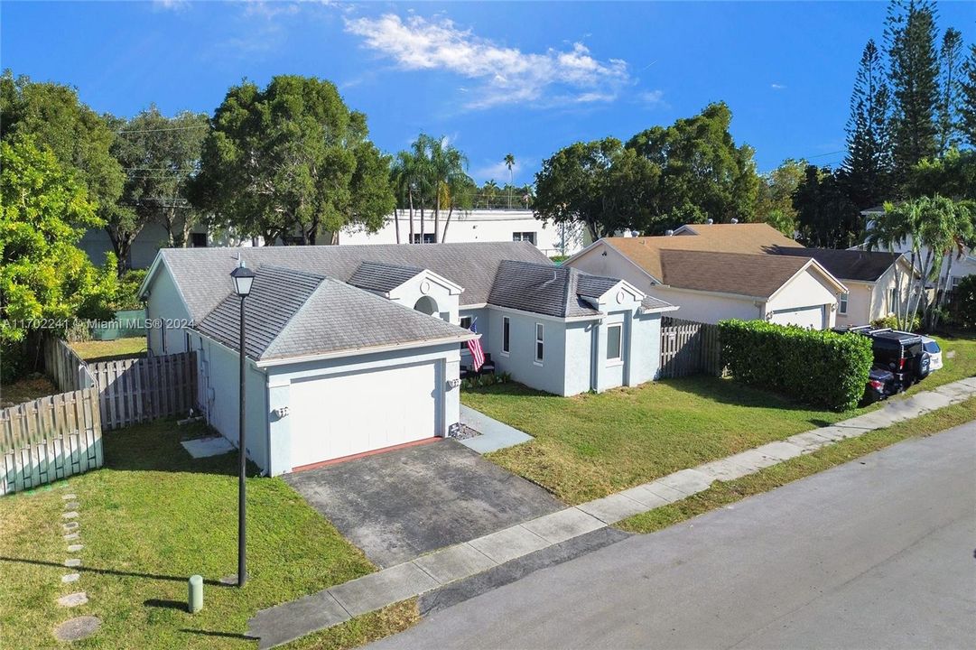 For Sale: $595,000 (3 beds, 2 baths, 1675 Square Feet)