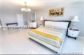 For Rent: $3,200 (2 beds, 2 baths, 1360 Square Feet)