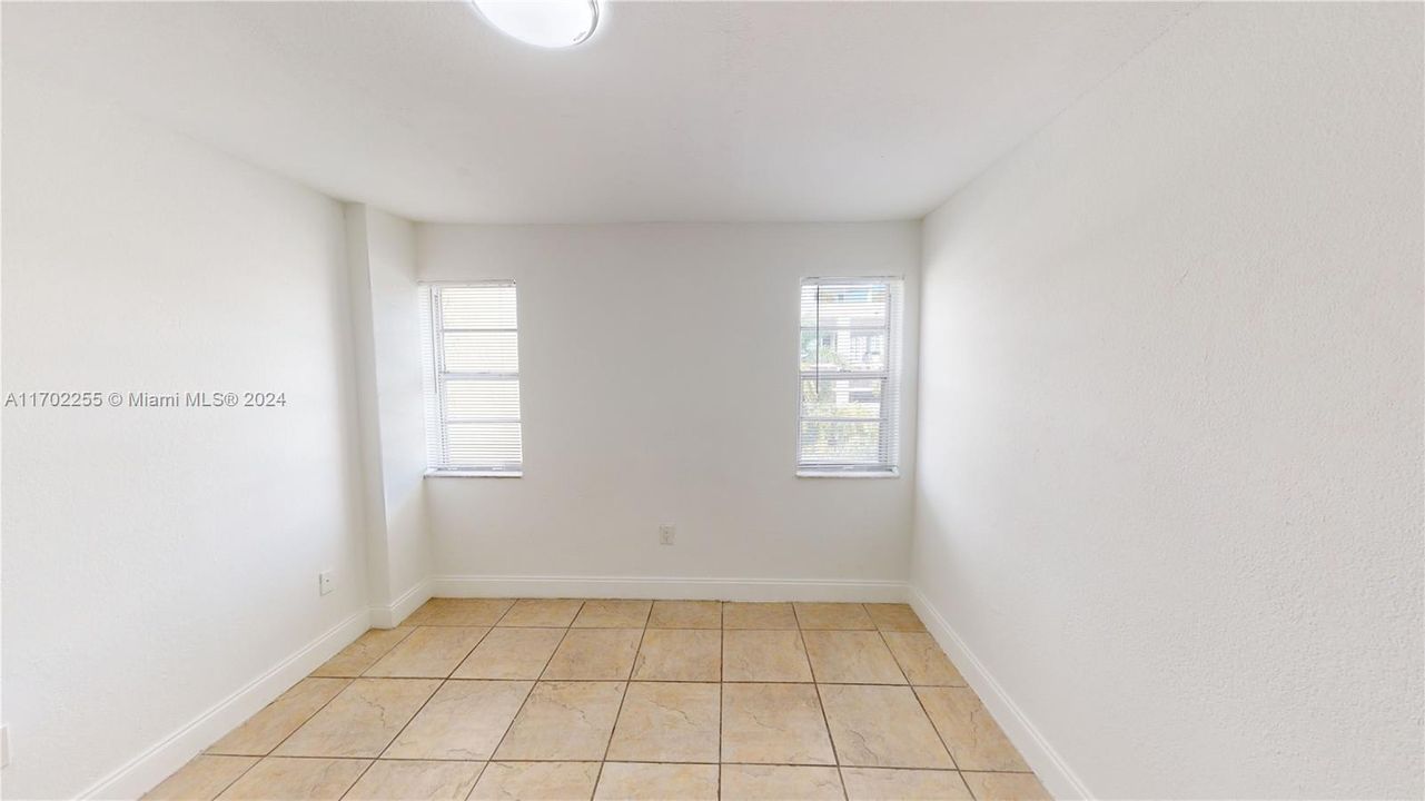 For Rent: $2,350 (2 beds, 1 baths, 707 Square Feet)