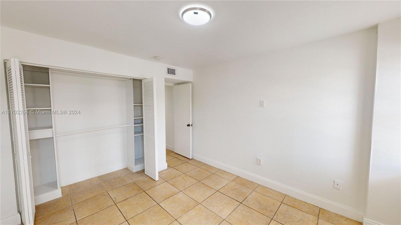 For Rent: $2,350 (2 beds, 1 baths, 707 Square Feet)