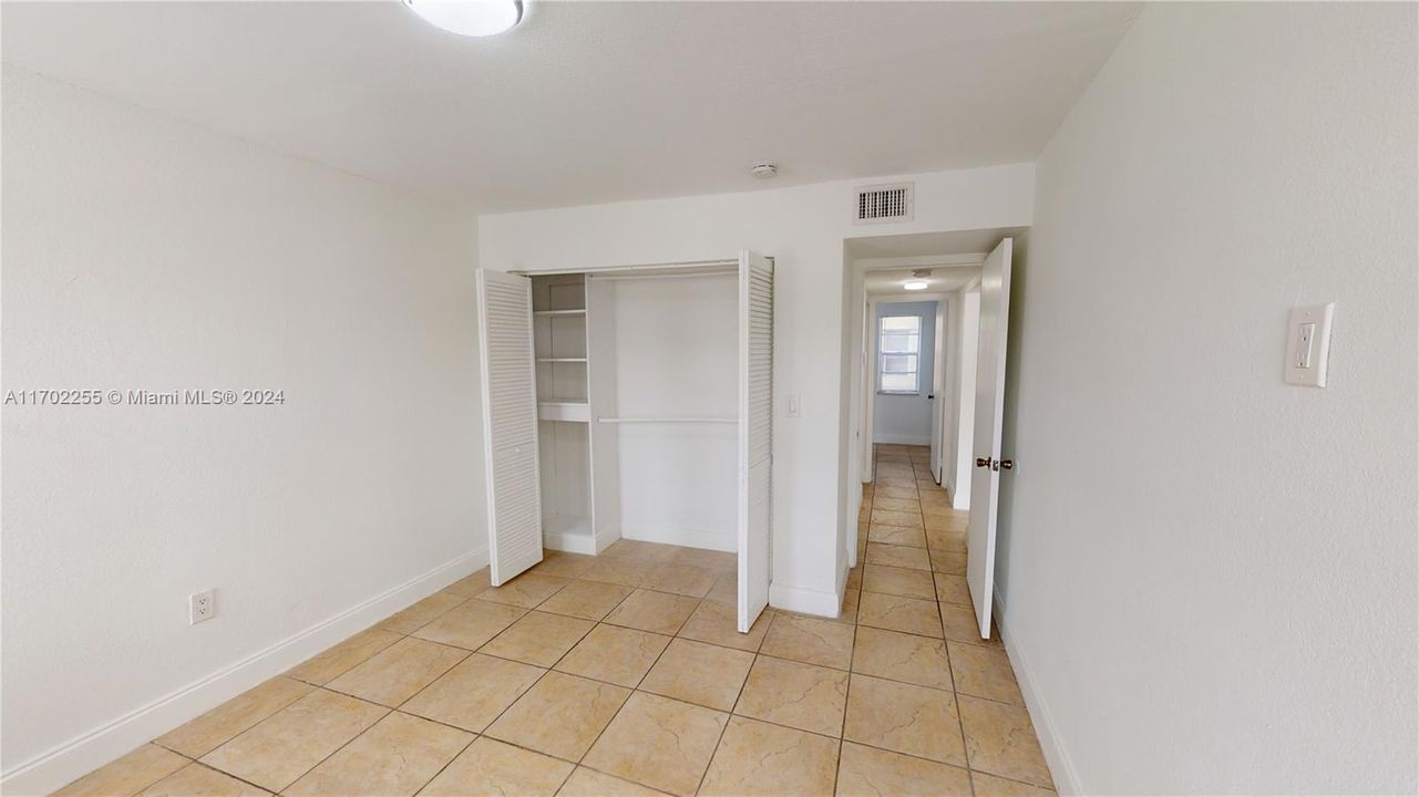 For Rent: $2,350 (2 beds, 1 baths, 707 Square Feet)