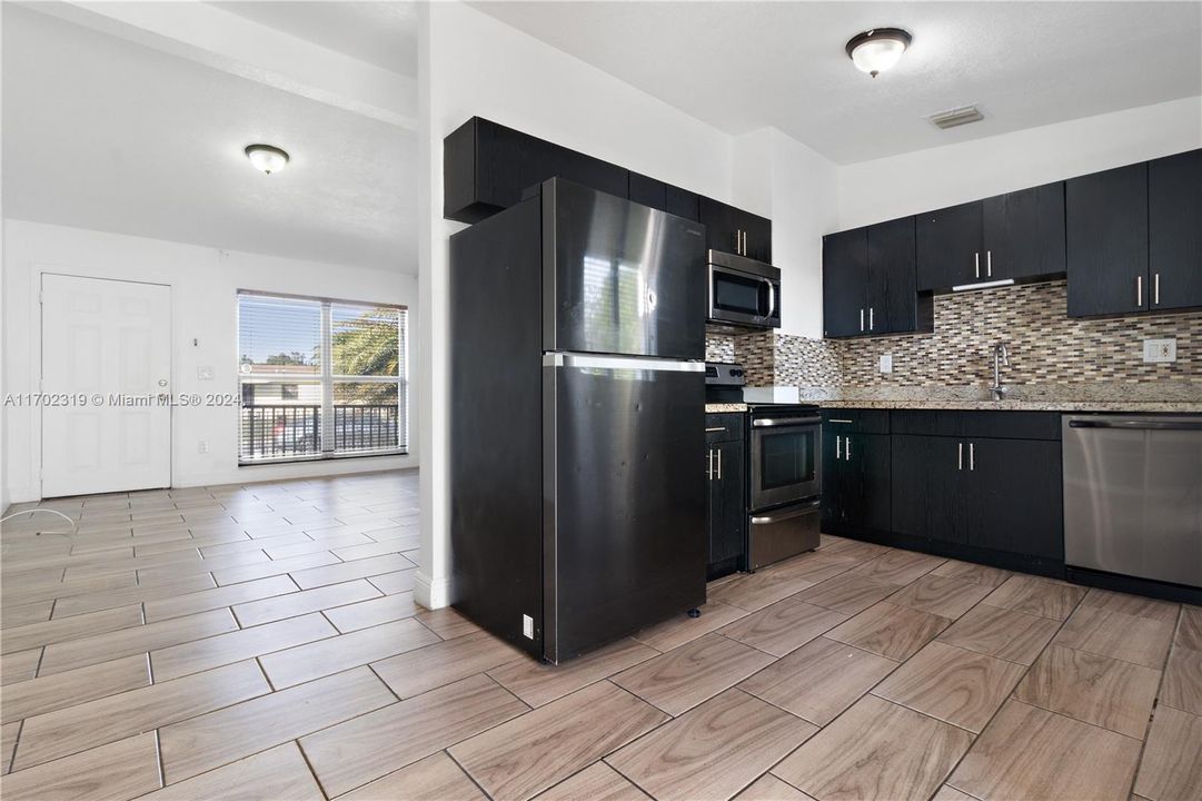 For Sale: $615,000 (4 beds, 2 baths, 1100 Square Feet)