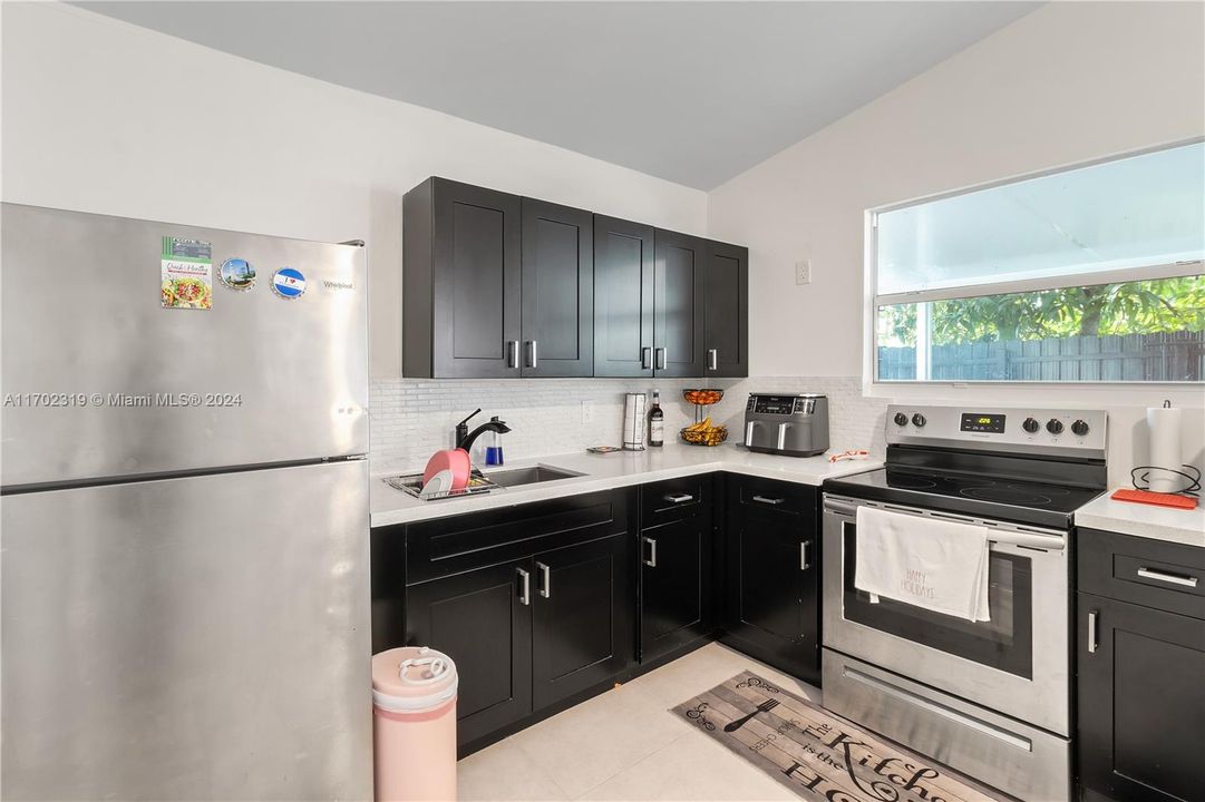 For Sale: $615,000 (4 beds, 2 baths, 1100 Square Feet)