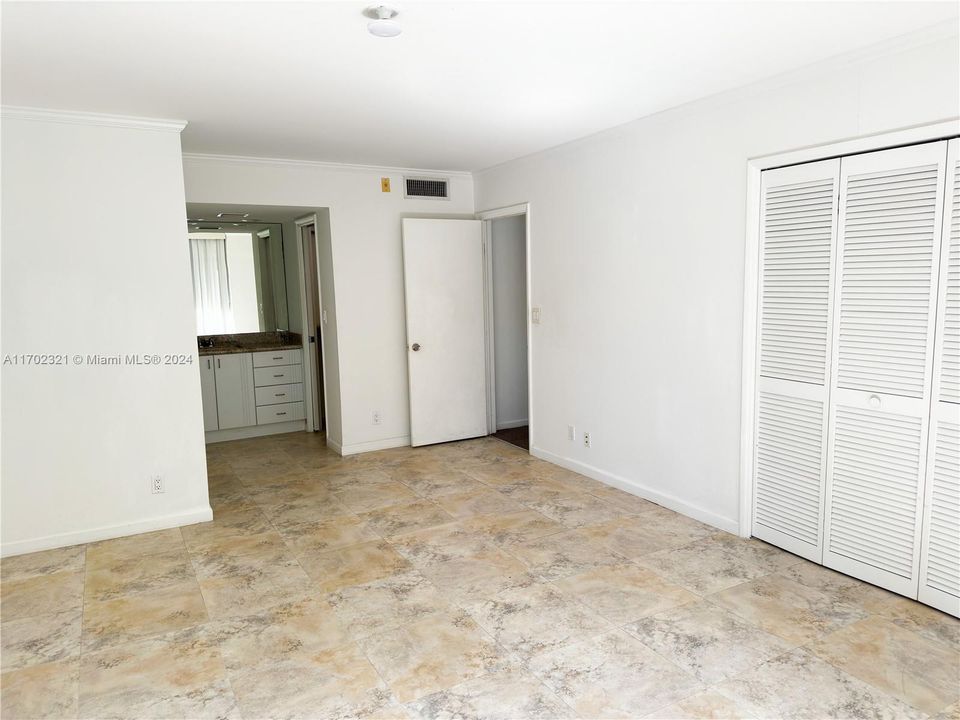 For Rent: $2,700 (3 beds, 2 baths, 1444 Square Feet)