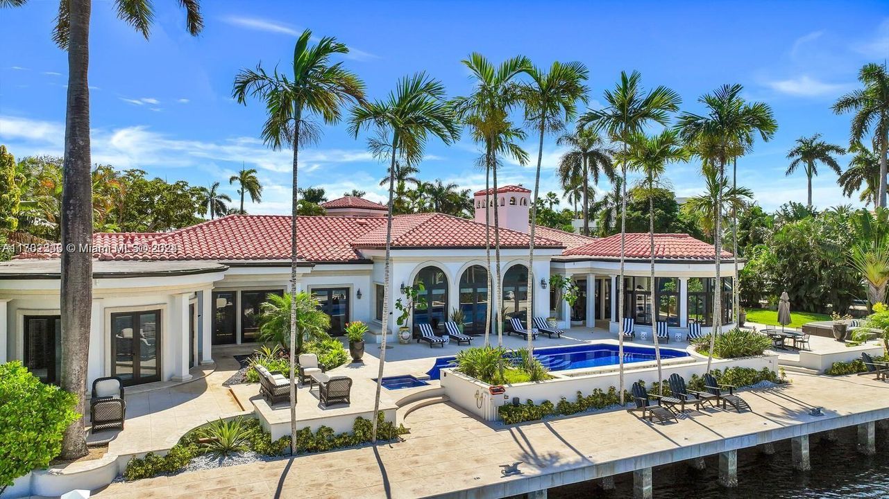 最近售出: $25,000,000 (7 贝兹, 7 浴室, 8132 平方英尺)