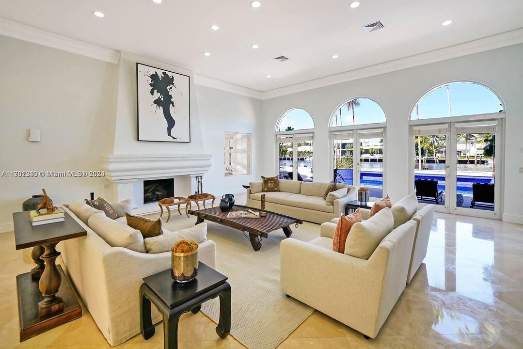 最近售出: $25,000,000 (7 贝兹, 7 浴室, 8132 平方英尺)