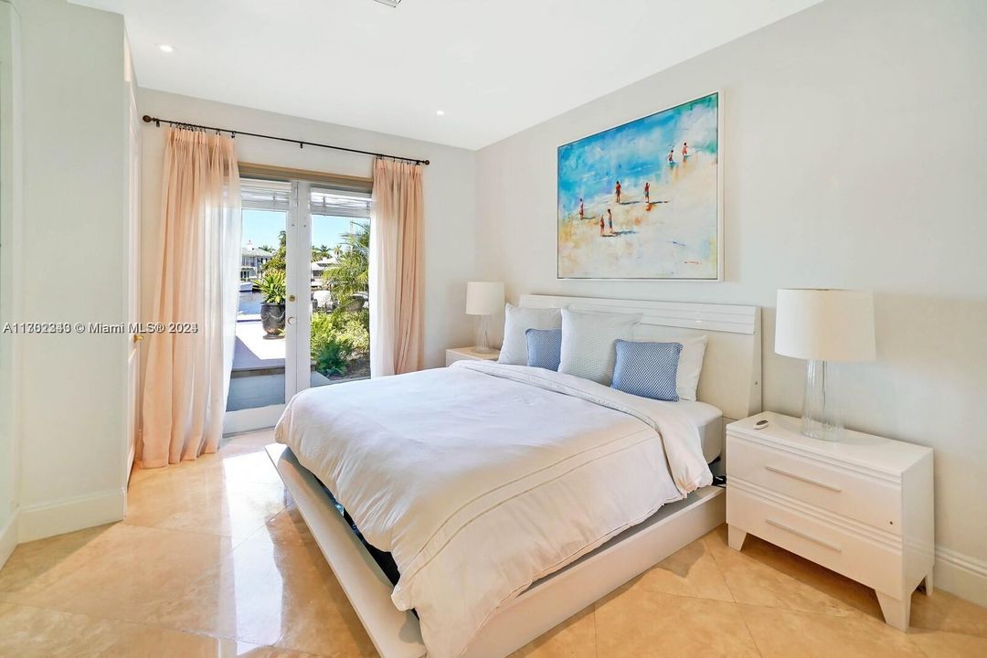 最近售出: $25,000,000 (7 贝兹, 7 浴室, 8132 平方英尺)