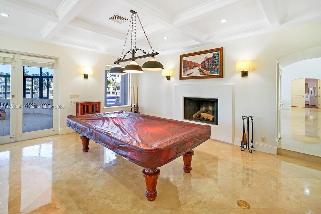 最近售出: $25,000,000 (7 贝兹, 7 浴室, 8132 平方英尺)