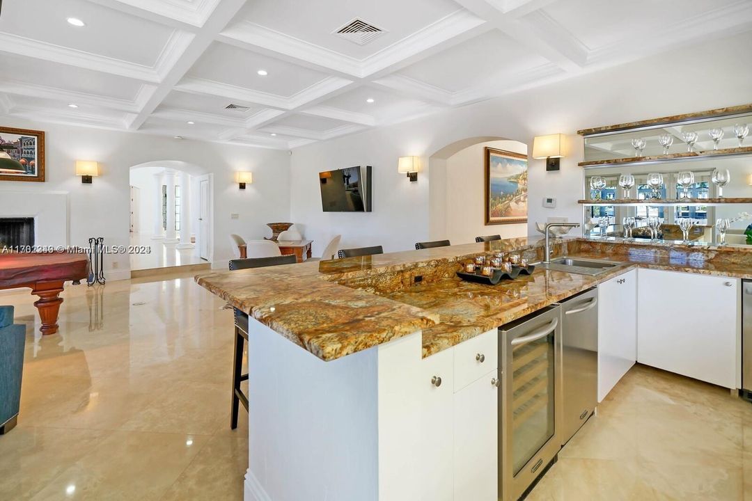 最近售出: $25,000,000 (7 贝兹, 7 浴室, 8132 平方英尺)