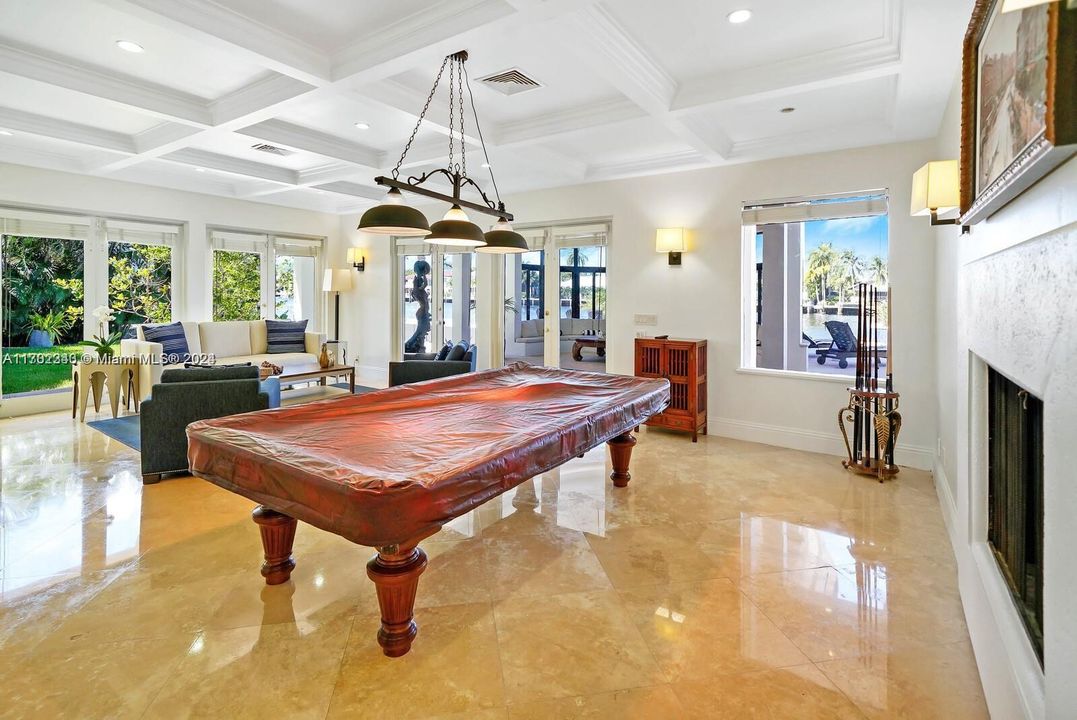 最近售出: $25,000,000 (7 贝兹, 7 浴室, 8132 平方英尺)