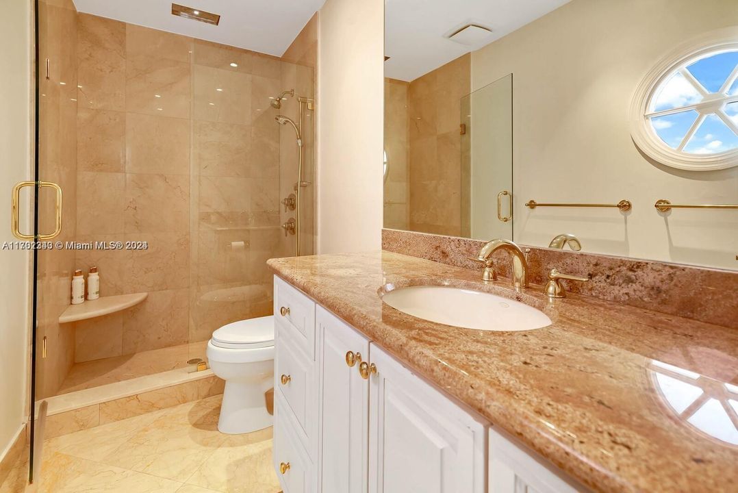 最近售出: $25,000,000 (7 贝兹, 7 浴室, 8132 平方英尺)