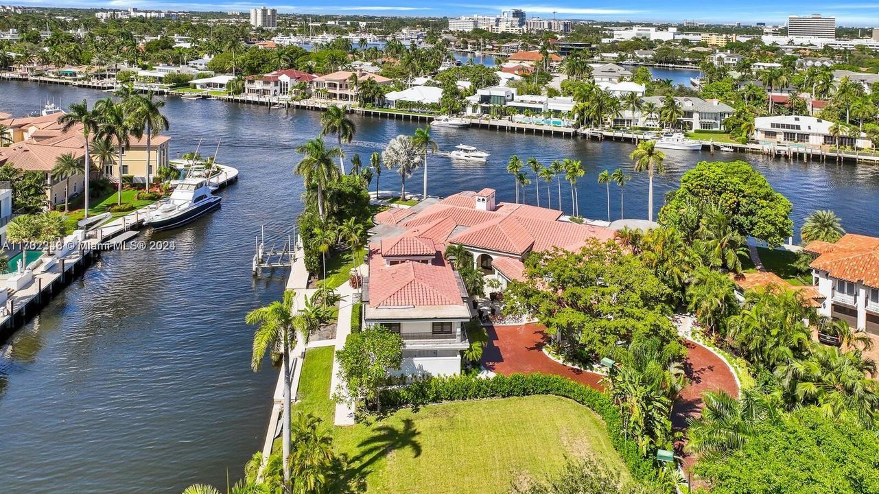 最近售出: $25,000,000 (7 贝兹, 7 浴室, 8132 平方英尺)