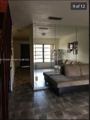 En Venta: $379,000 (2 camas, 1 baños, 1160 Pies cuadrados)