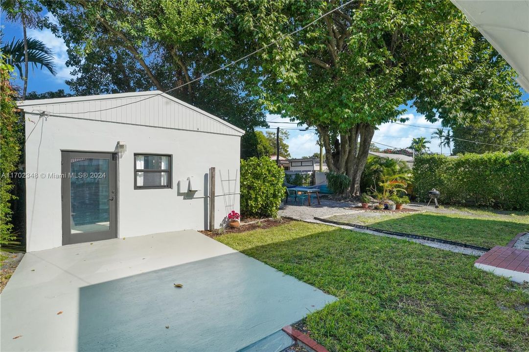 For Sale: $795,000 (3 beds, 2 baths, 1474 Square Feet)