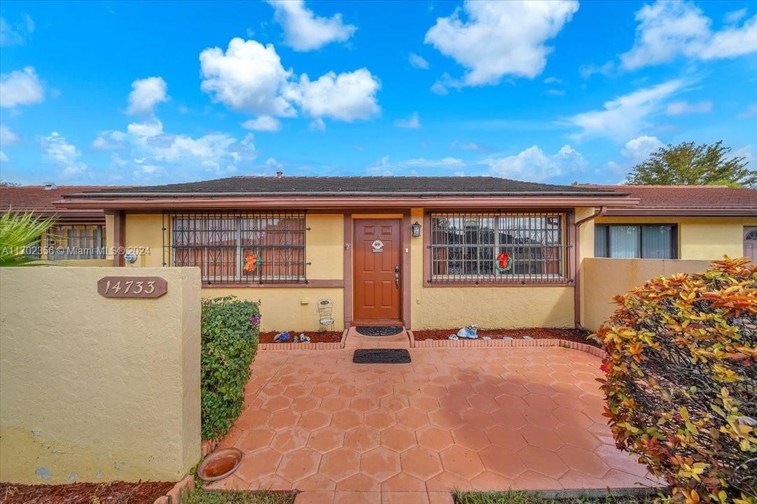 En Venta: $420,000 (2 camas, 2 baños, 1024 Pies cuadrados)