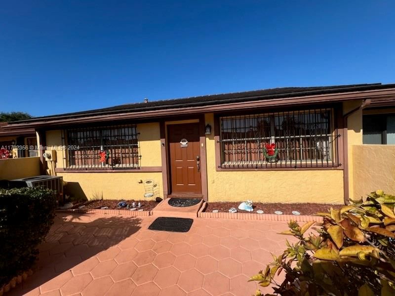 En Venta: $420,000 (2 camas, 2 baños, 1024 Pies cuadrados)