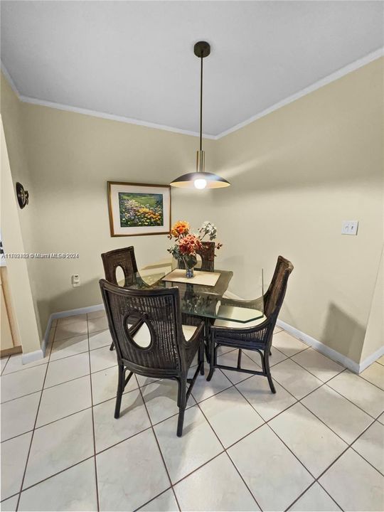 For Sale: $239,900 (2 beds, 2 baths, 836 Square Feet)