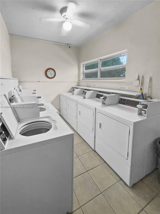 For Sale: $239,900 (2 beds, 2 baths, 836 Square Feet)