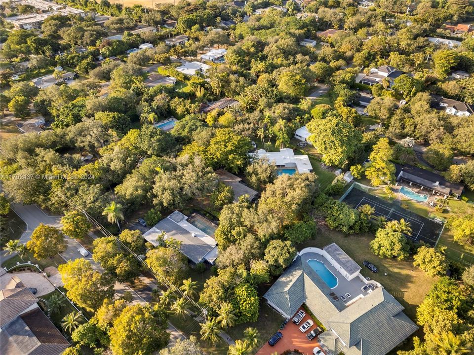 For Sale: $1,690,000 (4 beds, 2 baths, 2080 Square Feet)