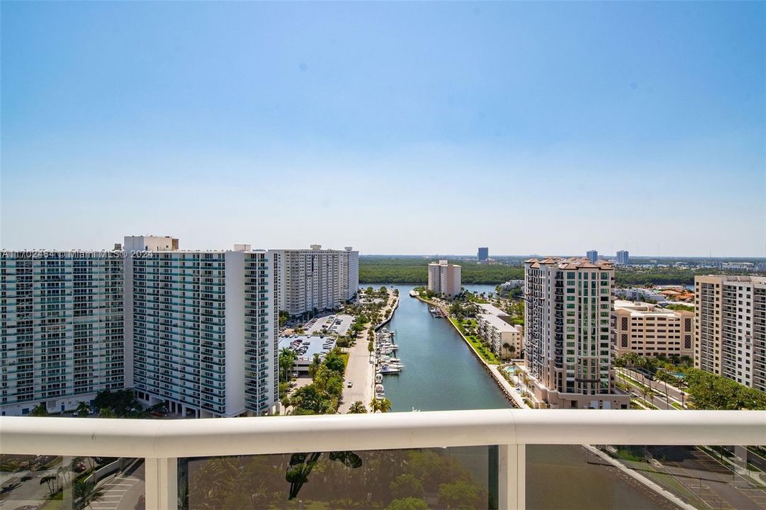 For Sale: $1,450,000 (2 beds, 2 baths, 1463 Square Feet)