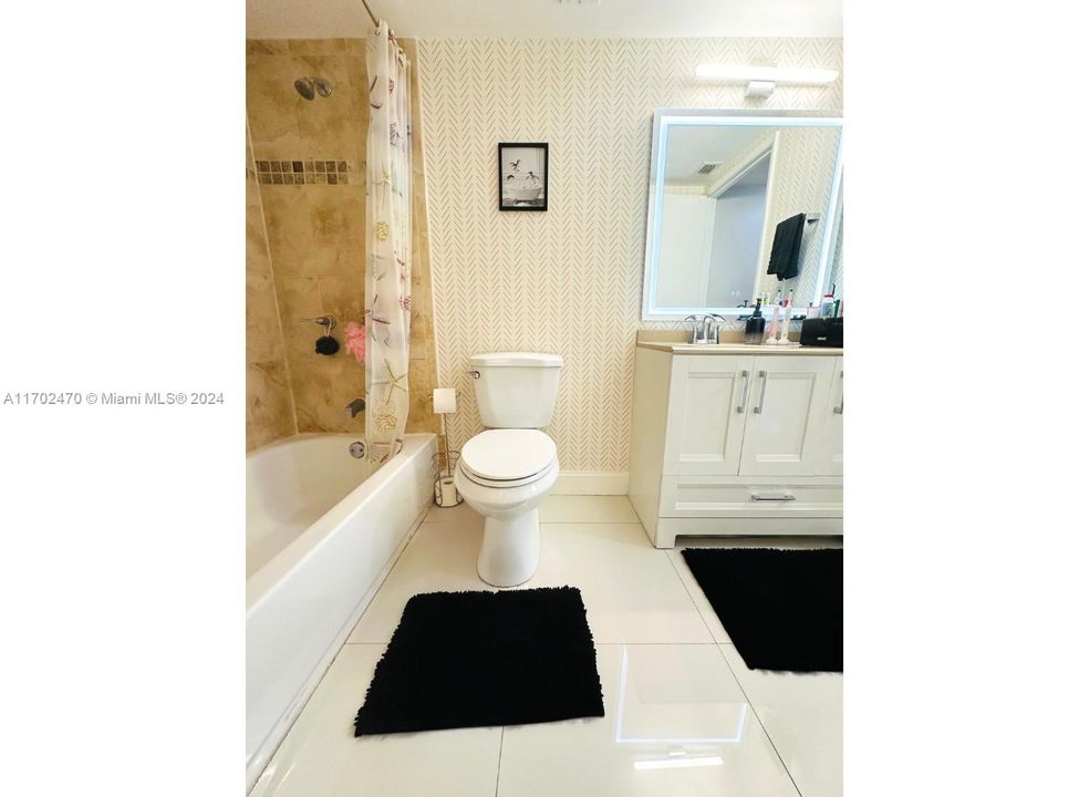 For Sale: $210,000 (1 beds, 1 baths, 782 Square Feet)