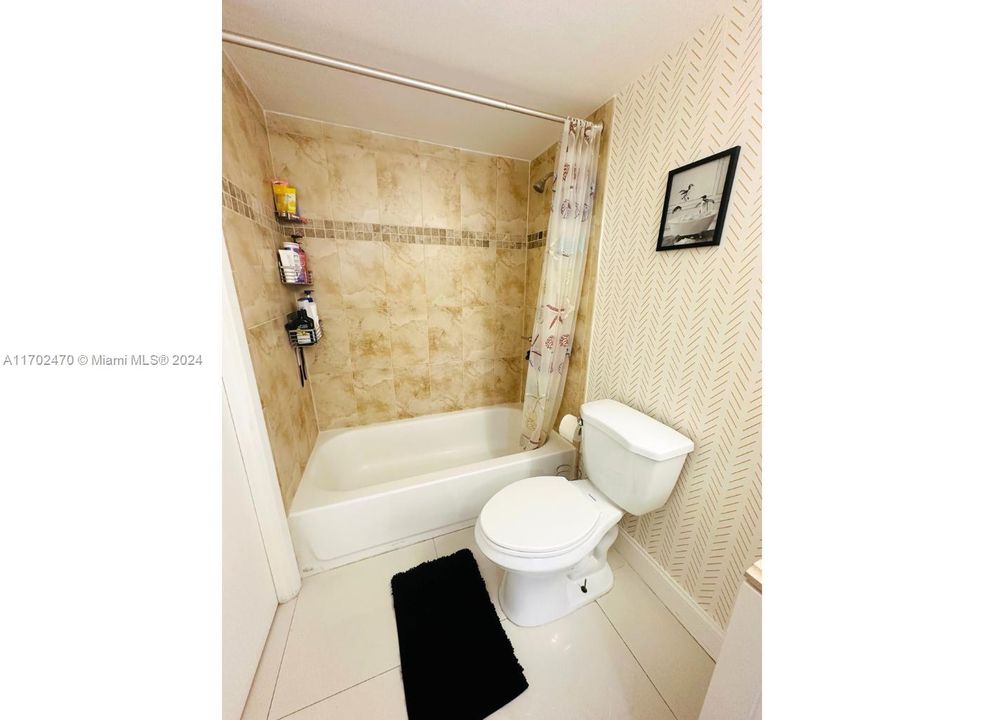 For Sale: $210,000 (1 beds, 1 baths, 782 Square Feet)