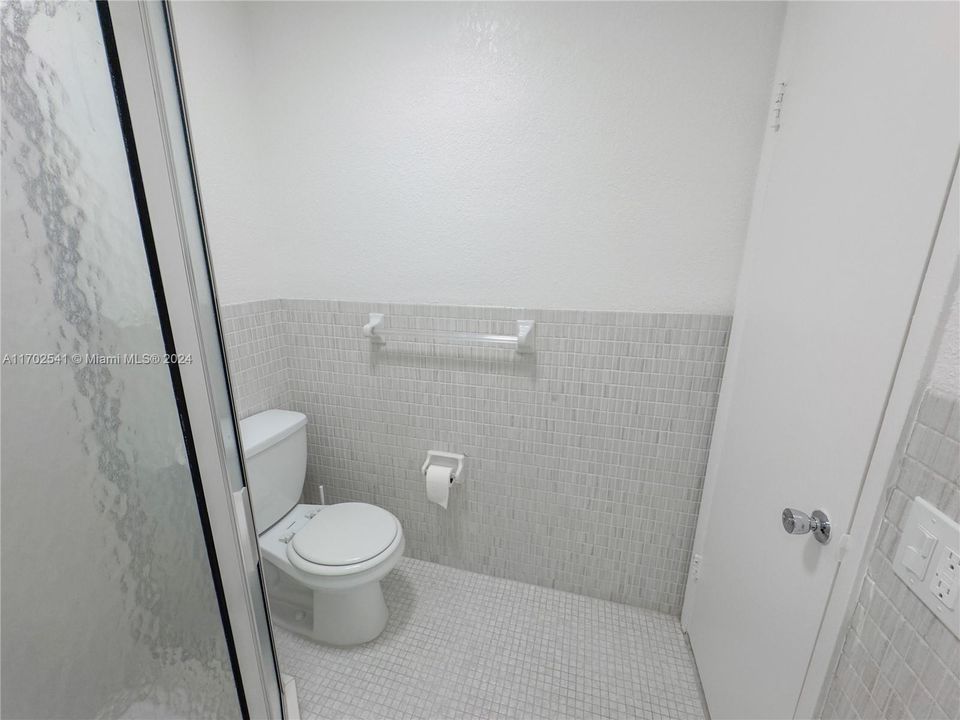 For Sale: $129,000 (2 beds, 2 baths, 950 Square Feet)