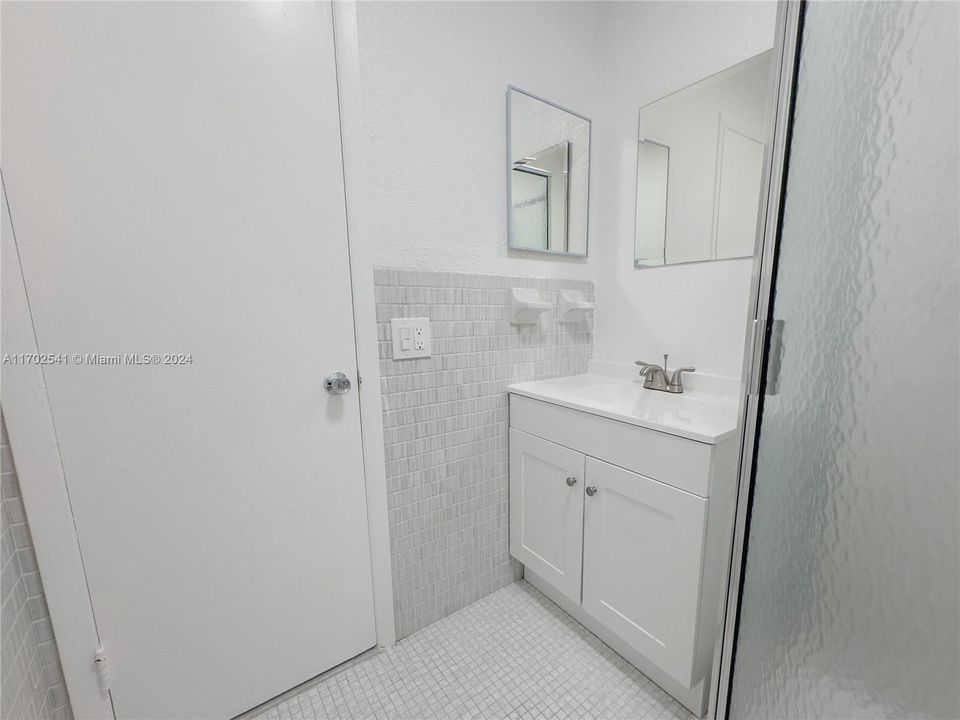 For Sale: $129,000 (2 beds, 2 baths, 950 Square Feet)