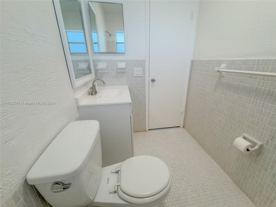 For Sale: $129,000 (2 beds, 2 baths, 950 Square Feet)