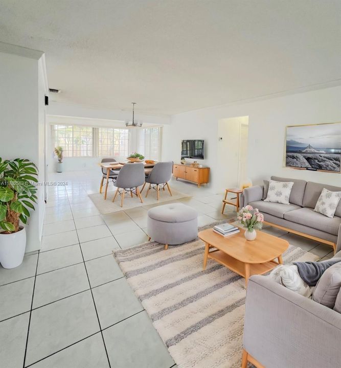 For Sale: $585,000 (2 beds, 1 baths, 1425 Square Feet)