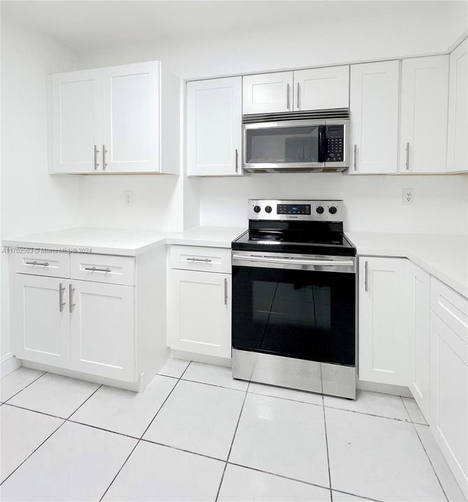 For Sale: $585,000 (2 beds, 1 baths, 1425 Square Feet)