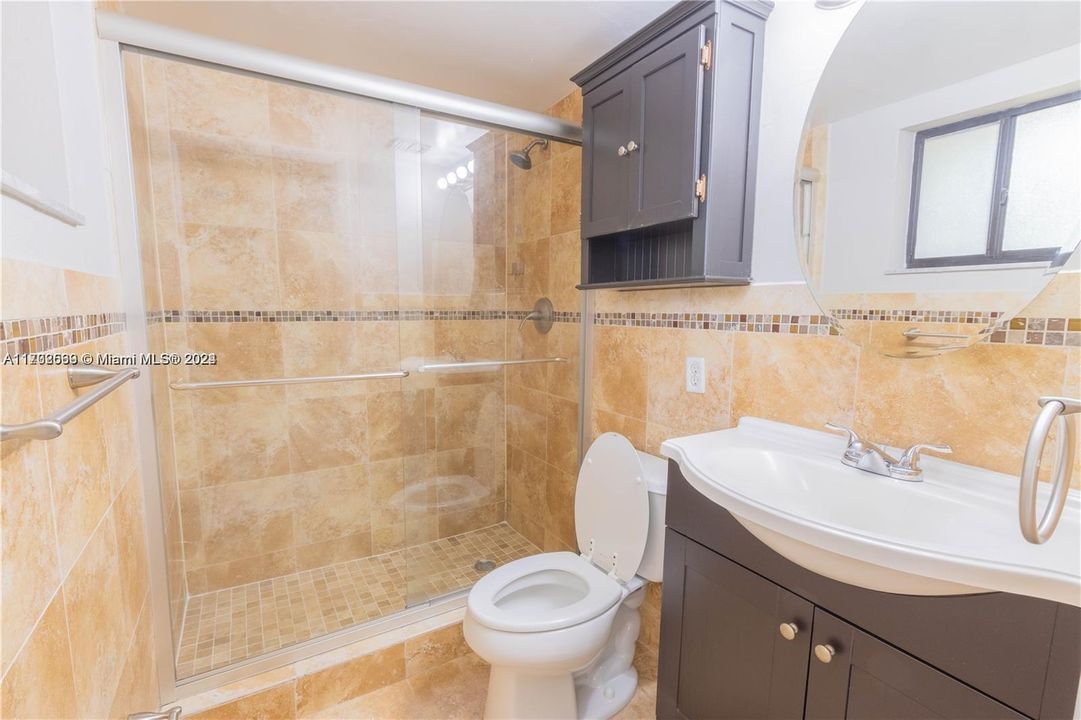 Recently Rented: $2,425 (3 beds, 2 baths, 1040 Square Feet)