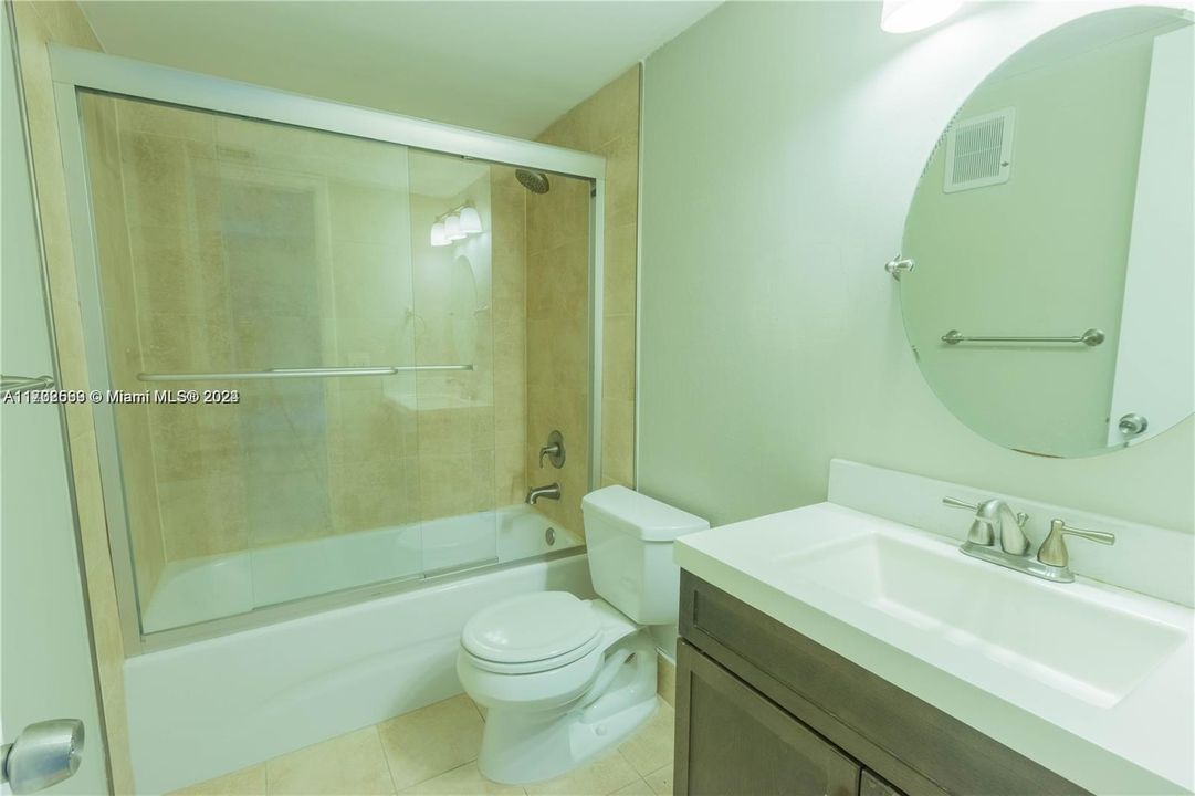 Recently Rented: $2,425 (3 beds, 2 baths, 1040 Square Feet)