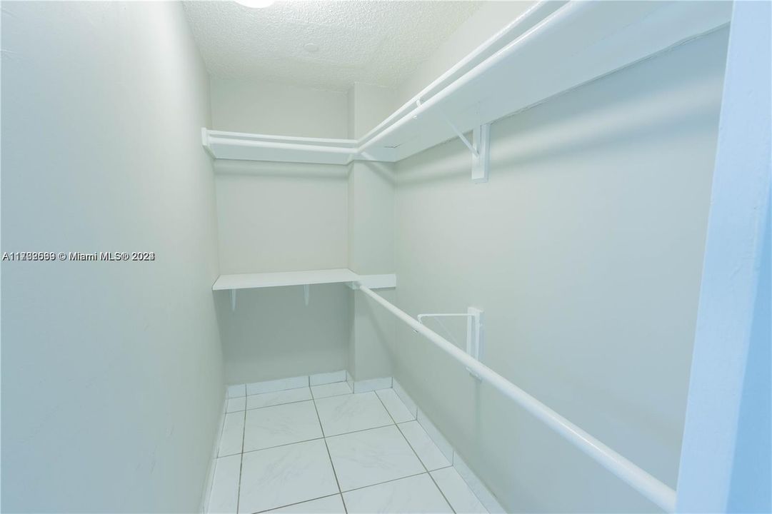 Recently Rented: $2,425 (3 beds, 2 baths, 1040 Square Feet)