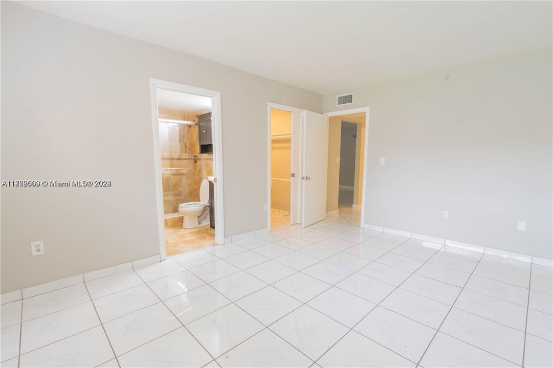 Recently Rented: $2,425 (3 beds, 2 baths, 1040 Square Feet)