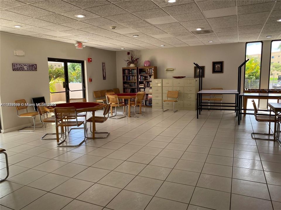 Recently Rented: $2,425 (3 beds, 2 baths, 1040 Square Feet)